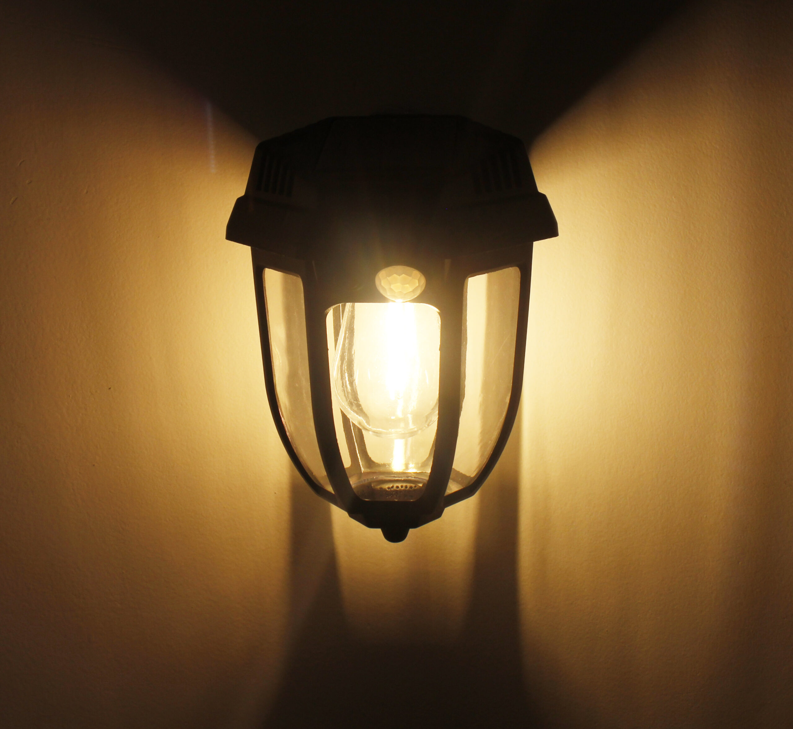 LUMINÁRIA SOLAR DE TUNGSTÊNIO, COM SENSOR DE PRESENÇA 3W,