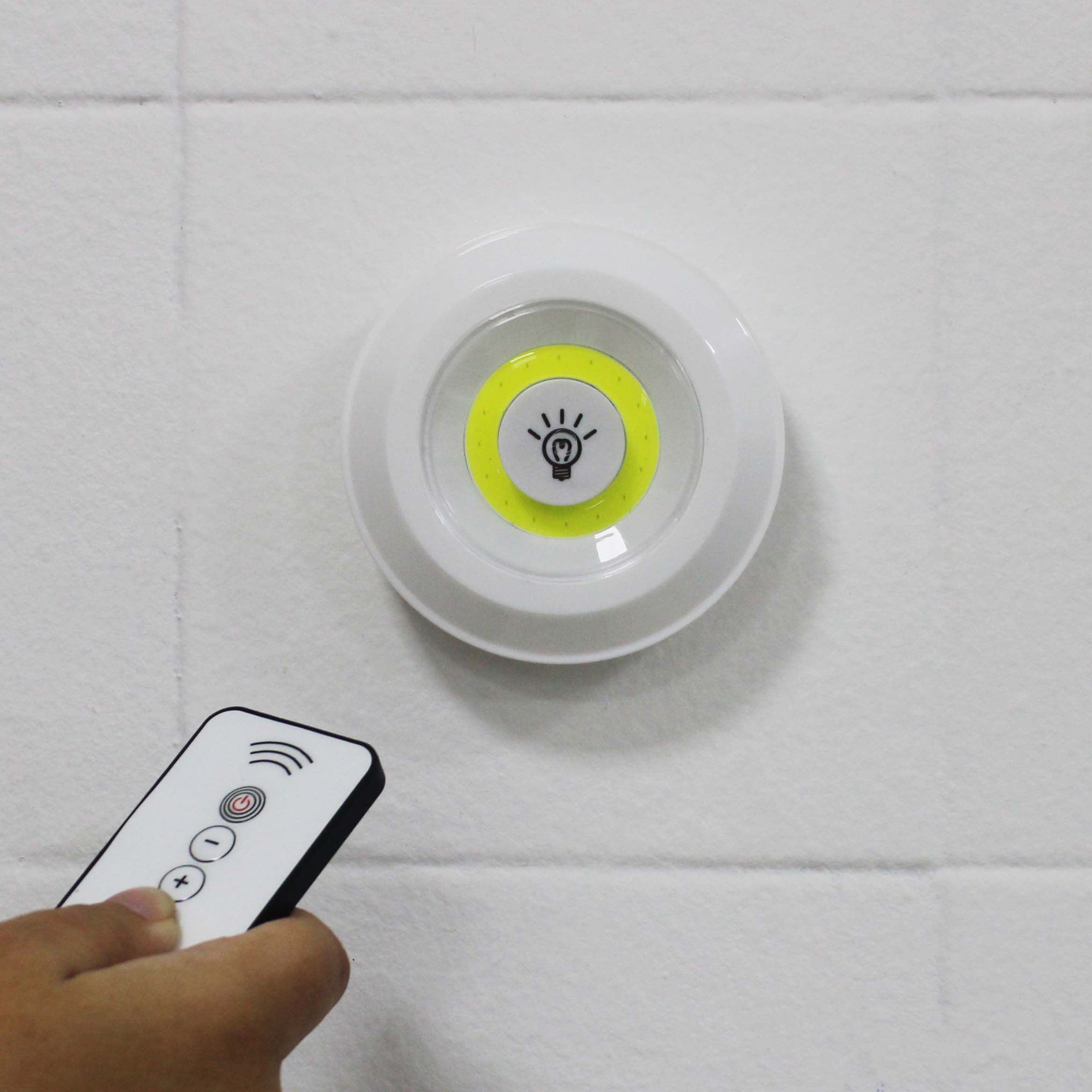 KIT LUMINÁRIA PORTÁTIL (3 PEÇAS) + CONTROLE REMOTO