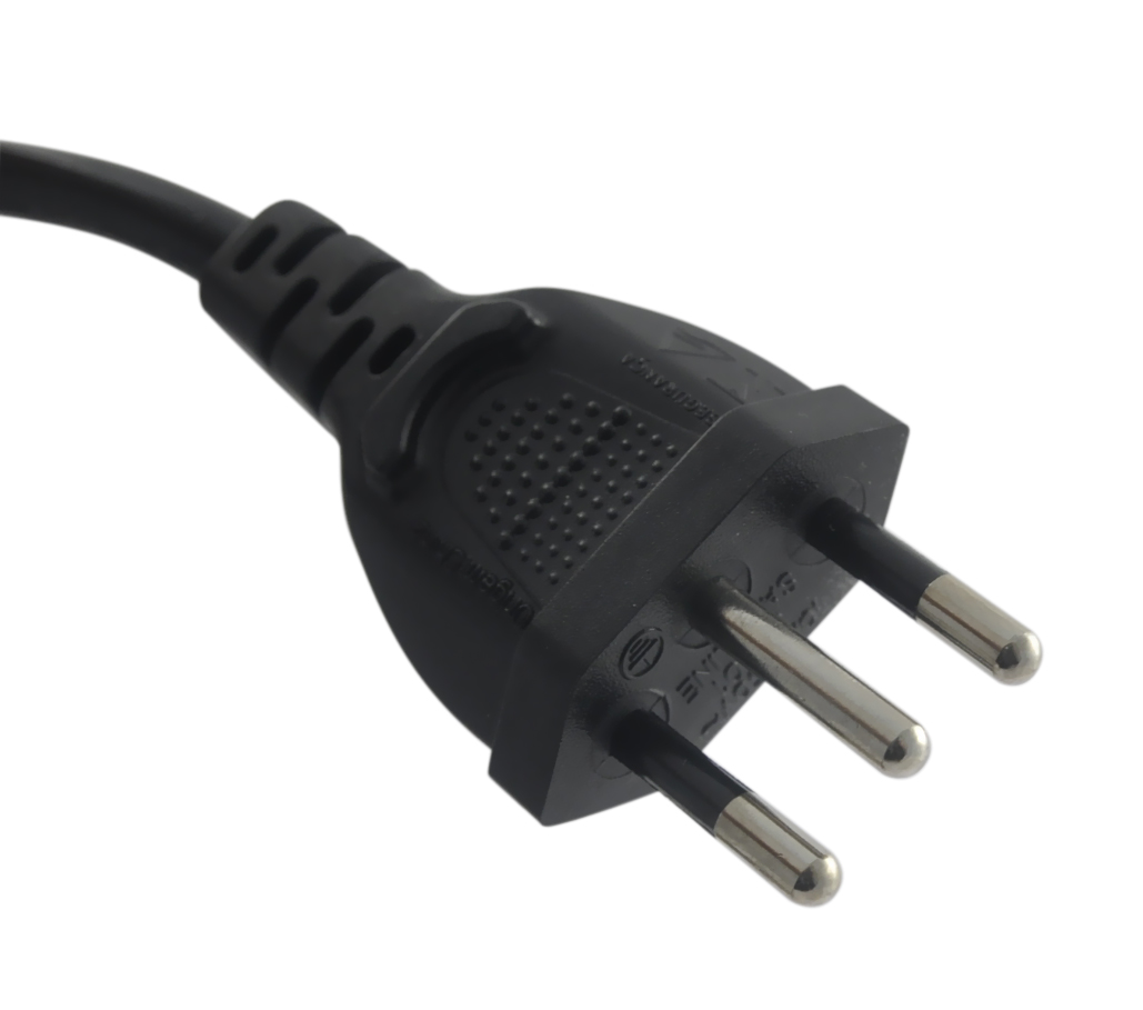 EXTENSÃO DE 3 TOMADAS 5M – 3 PLUGS